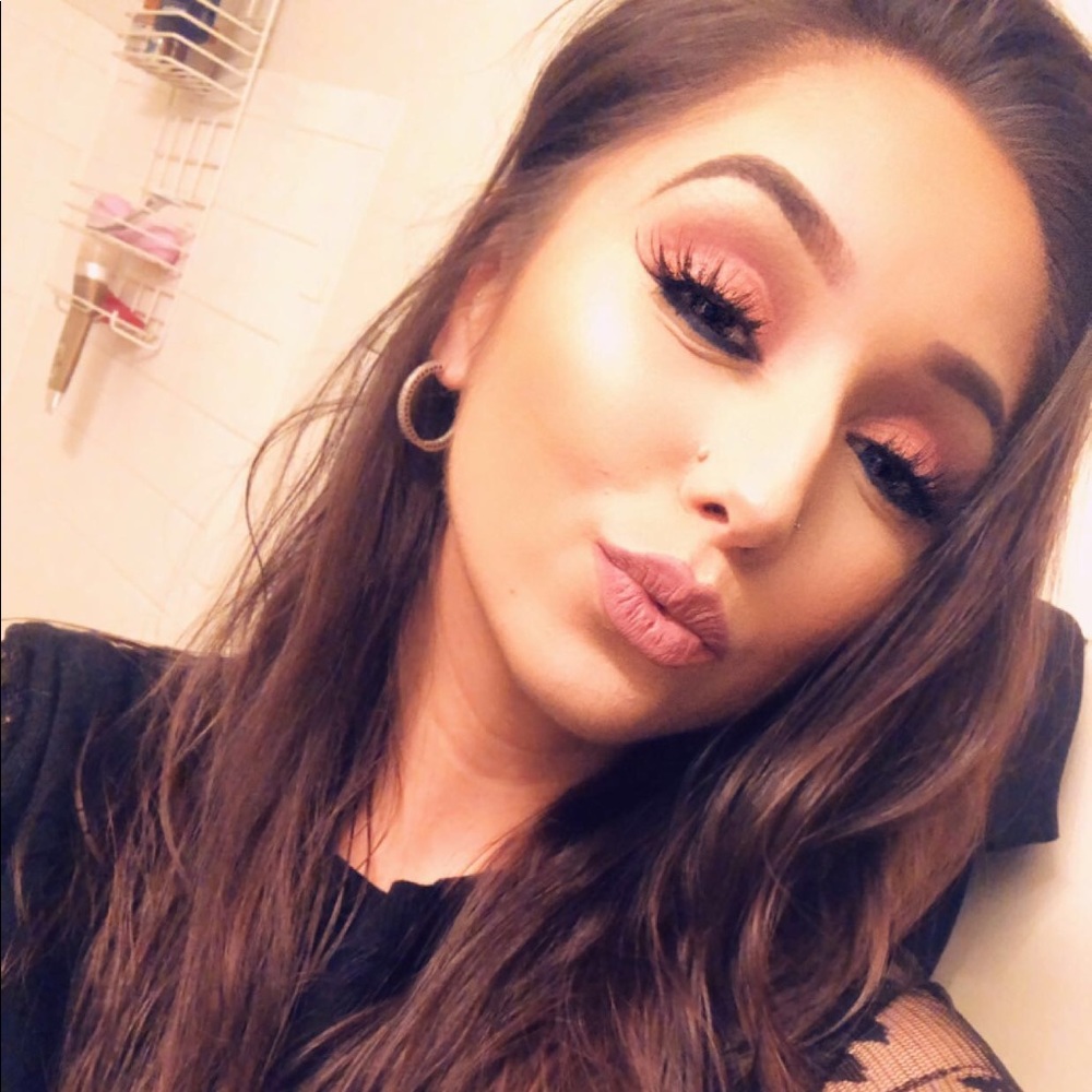 Meet your Posher, Maria